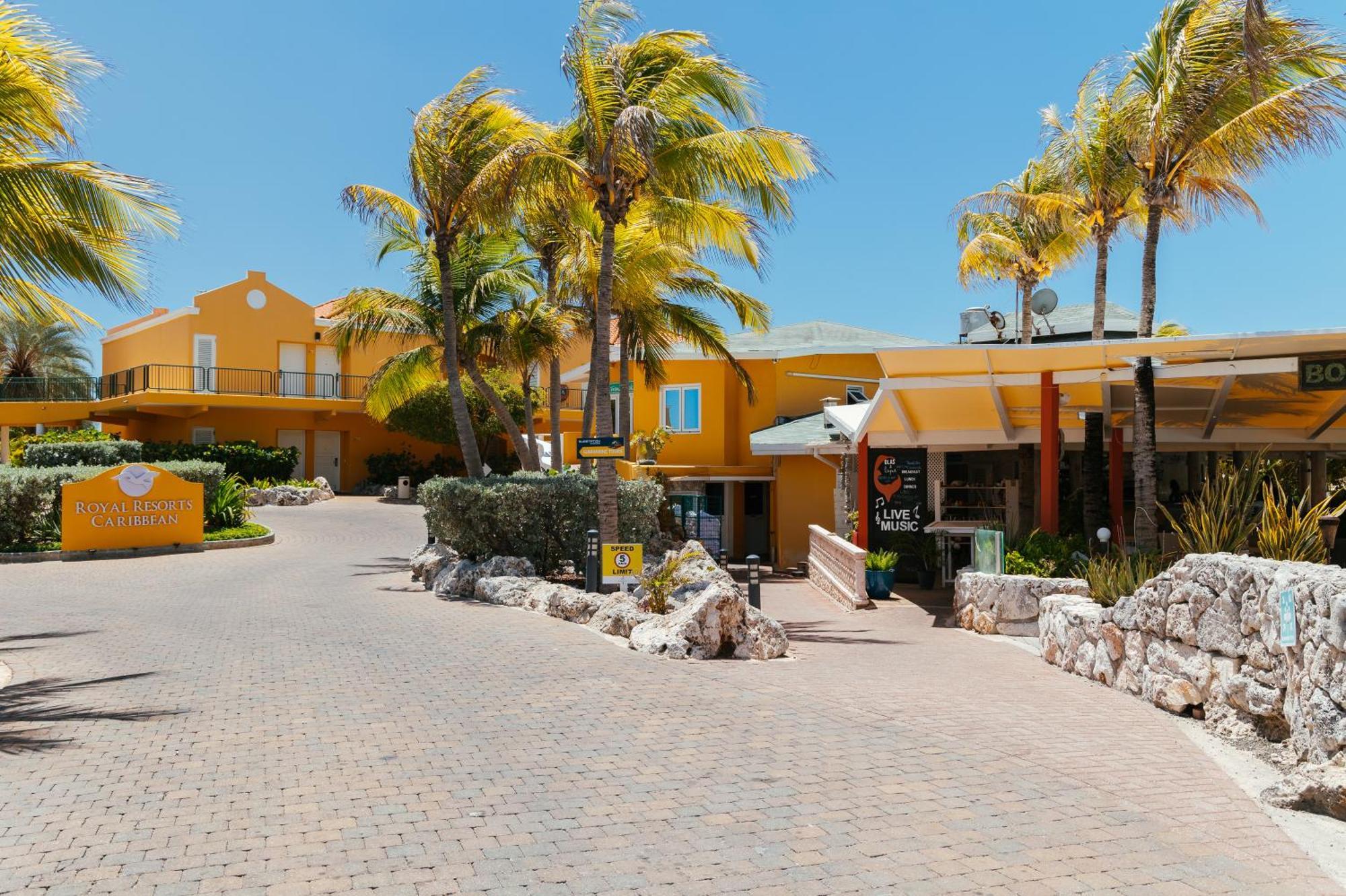 The Royal Sea Aquarium Resort Willemstad Exterior photo