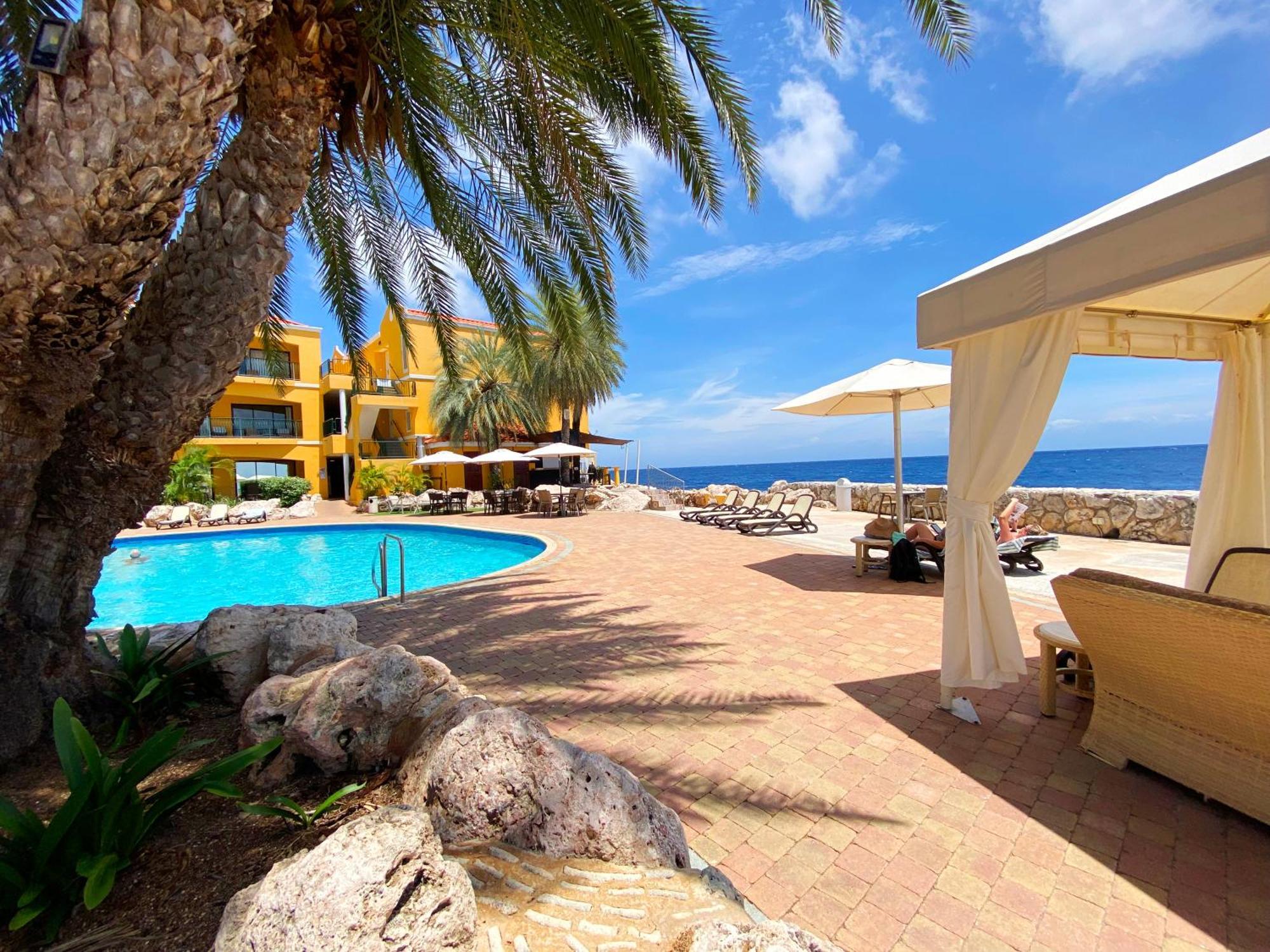 The Royal Sea Aquarium Resort Willemstad Exterior photo