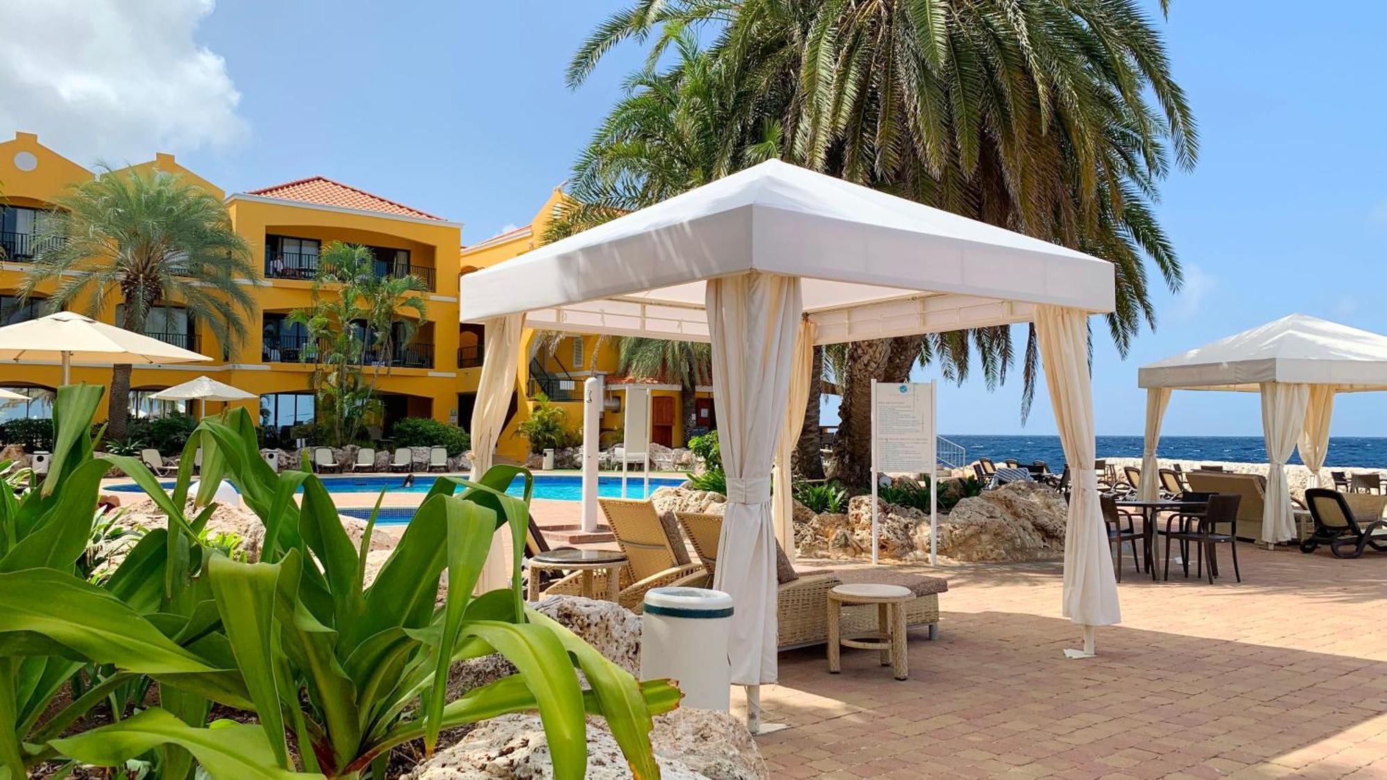 The Royal Sea Aquarium Resort Willemstad Exterior photo
