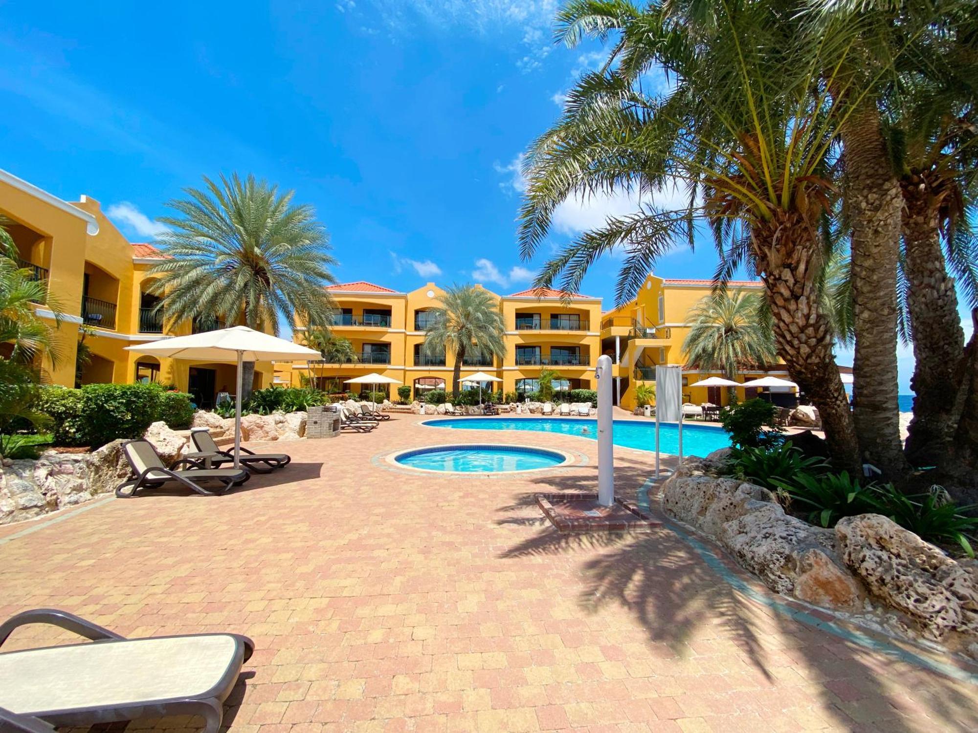 The Royal Sea Aquarium Resort Willemstad Exterior photo