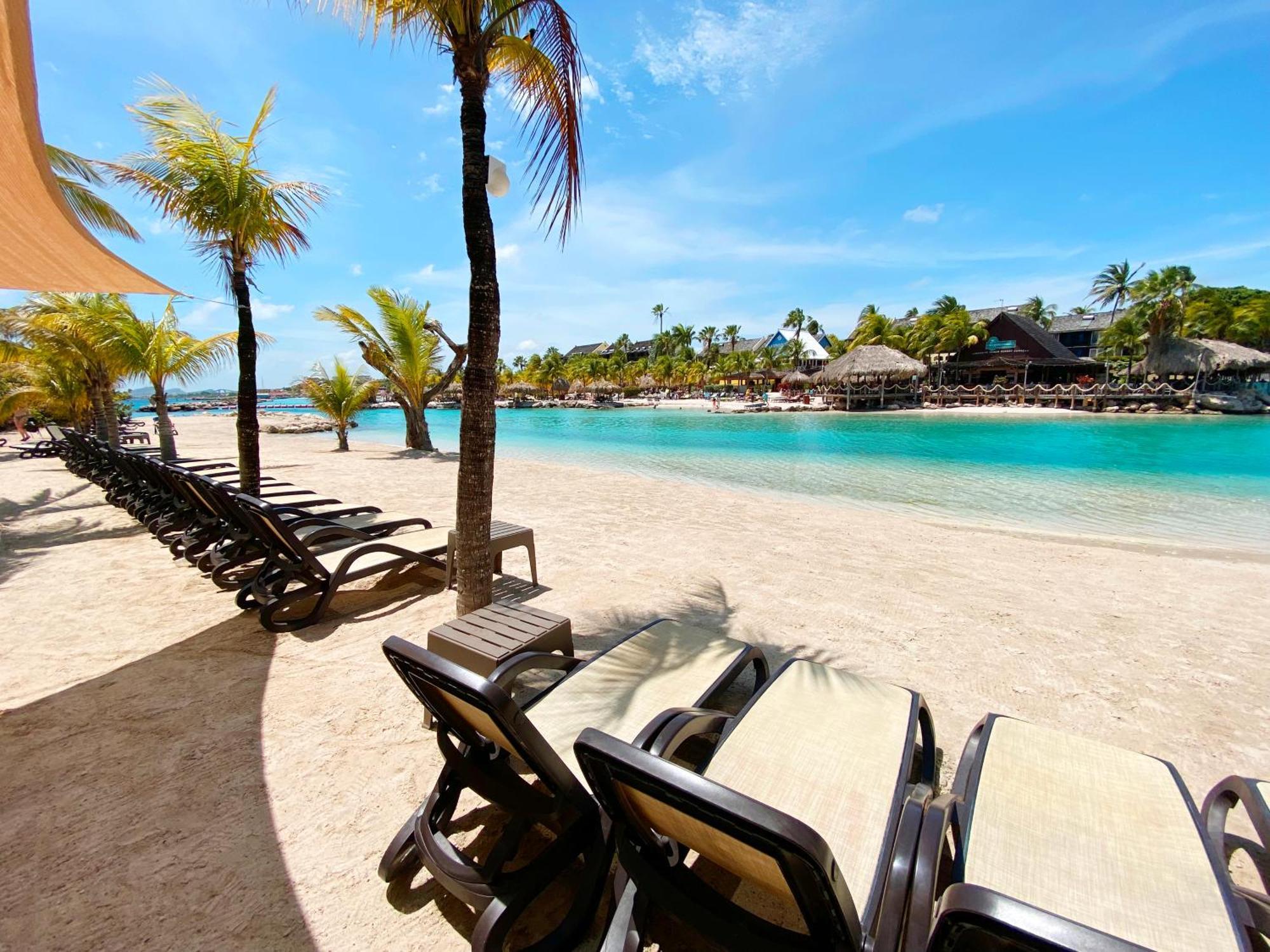 The Royal Sea Aquarium Resort Willemstad Exterior photo