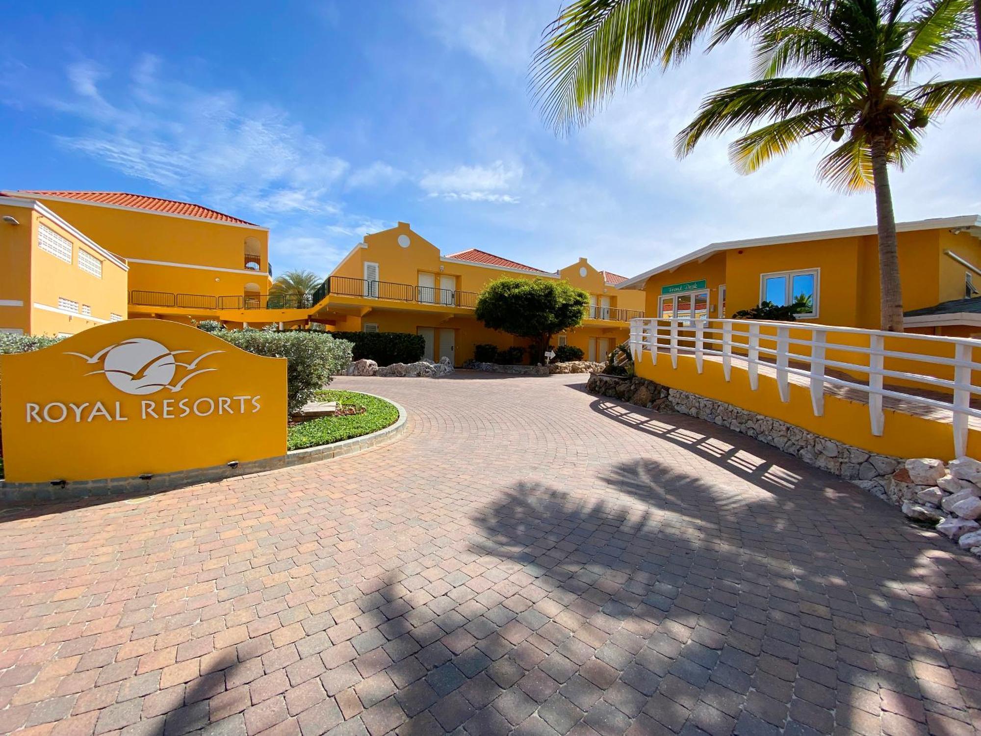 The Royal Sea Aquarium Resort Willemstad Exterior photo