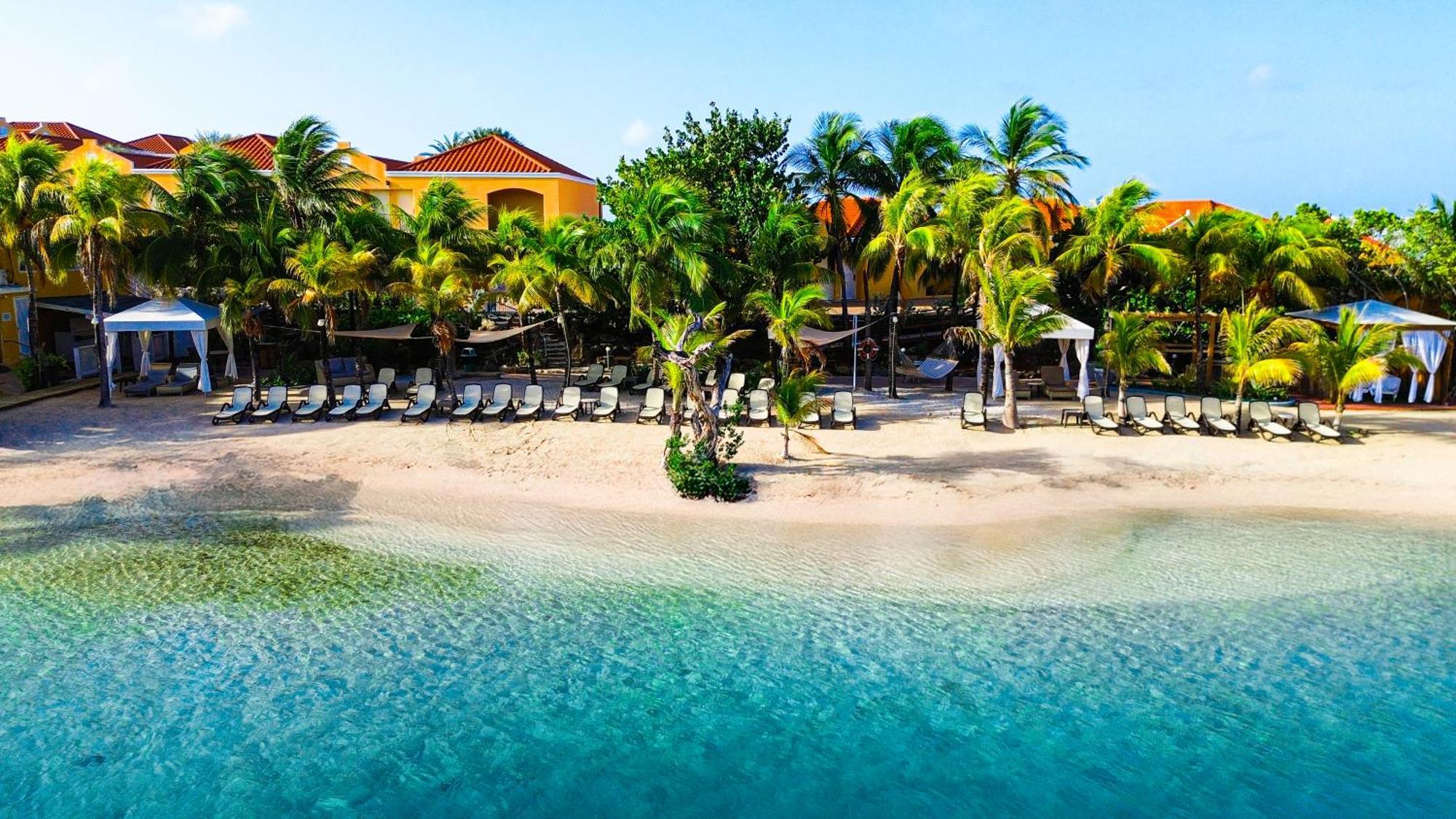 The Royal Sea Aquarium Resort Willemstad Exterior photo